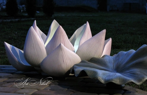 Garden sculpture Lotus