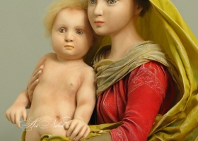 Кукла Мадонна с младенцем